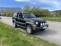 Svart Begagnad 2006 Jeep Cherokee SUV | 69 900 kr (Dyr)
