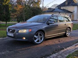 Grå Begagnad 2008 Volvo V70 Momentum Kombi | 49 900 kr (Marknadspris)