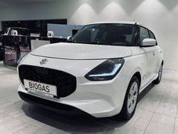 Vit Ny 2024 Suzuki Swift Halvkombi | 279 900 kr (Dyr)