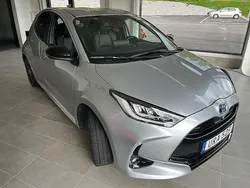 Silver Begagnad 2023 Toyota Yaris Hybrid Style Halvkombi | 265 000 kr (Lite dyr)