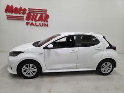 Vit Begagnad 2021 Toyota Yaris Active Halvkombi | 169 900 kr (Marknadspris)