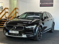 Svart Begagnad 2017 Volvo V90 CC Momentum Kombi | 299 900 kr (Marknadspris)