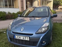 Blå Begagnad 2011 Renault Clio R.S. Halvkombi | 40 000 kr (Marknadspris)
