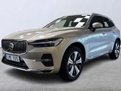 Ljusgrå (grå) Begagnad 2023 Volvo XC60 Plus SUV | 525 000 kr (Marknadspris)