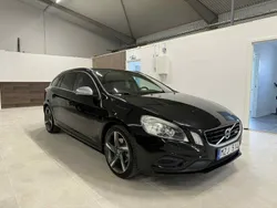 Svart Begagnad 2012 Volvo V60 R-Design Kombi | 89 500 kr (Marknadspris)