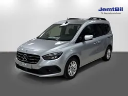 Silver Ny 2024 Mercedes 180 Sedan | 411 170 kr