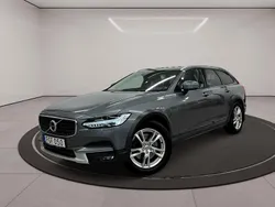 Grå Begagnad 2019 Volvo V90 CC Momentum Kombi | 259 500 kr (Bra pris)