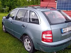 Grå Begagnad 2005 Skoda Fabia Kombi | 15 500 kr (Dyr)
