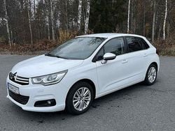 Vit Begagnad 2016 Citroën C4 Halvkombi | 68 500 kr (Bra pris)