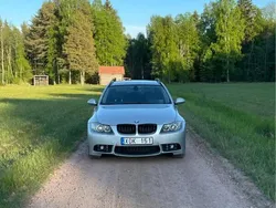 Grå Begagnad 2006 BMW 330 Comfort Edition Kombi | 72 000 kr (Marknadspris)