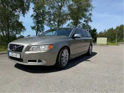 Brun Begagnad 2010 Volvo V70 Momentum Kombi | 67 500 kr (Marknadspris)