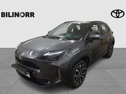 Mörkgrå Begagnad 2023 Toyota Yaris Cross Active SUV | 219 900 kr (Bra pris)