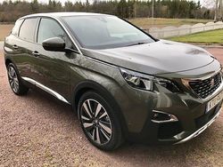 Grå/grön metallic Begagnad 2017 Peugeot 3008 SUV | 149 000 kr (Marknadspris)