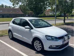 Vit Begagnad 2017 VW Polo Halvkombi | 85 000 kr (Marknadspris)