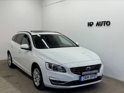 Vit Begagnad 2015 Volvo V60 Momentum Kombi | 159 900 kr (Marknadspris)