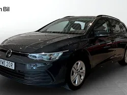 Grå (urano grey) Begagnad 2021 VW Golf VIII Life Kombi | 249 900 kr (Marknadspris)