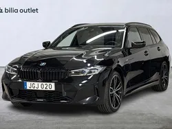 Svart Begagnad 2023 BMW 330e M Sport Kombi | 494 900 kr