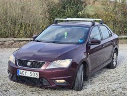 Röd Begagnad 2013 Seat Toledo Halvkombi | 43 000 kr