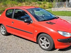 Röd Begagnad 2001 Peugeot 206 Halvkombi | 6 500 kr (Bra pris)