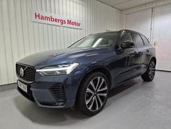 Mörkblå Begagnad 2022 Volvo XC60 R-Design SUV | 399 000 kr (Marknadspris)