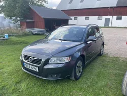 Grå Begagnad 2011 Volvo V50 Kombi | 50 000 kr (Marknadspris)