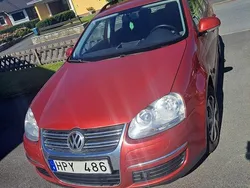 Röd Begagnad 2009 VW Golf Kombi | 31 000 kr (Bra pris)