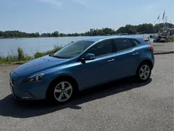 Blå Begagnad 2016 Volvo V40 Kinetic Kombi | 125 000 kr (Bra pris)