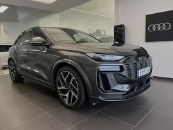 Daytonagrå pärleffekt Begagnad 2024 Audi SQ6 e-tron Comfort SUV | 1 029 000 kr