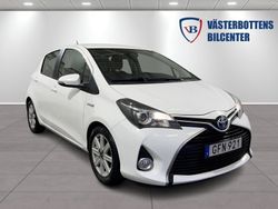 Vit Begagnad 2016 Toyota Yaris Hybrid Active Halvkombi | 135 000 kr (Marknadspris)