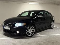 Svart Begagnad 2009 Volvo S40 R-Design Sedan | 50 000 kr (Marknadspris)