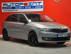 Ljusbrun (brun) Begagnad 2014 Skoda Rapid Style Halvkombi | 108 700 kr (Marknadspris)