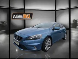Blå Begagnad 2016 Volvo V40 Kombi | 139 900 kr (Marknadspris)