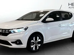 Vit (white) Ny 2025 Dacia Sandero Expression Halvkombi | 219 900 kr (Bra pris)