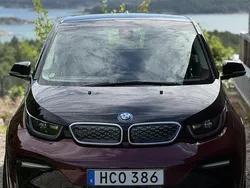 Röd Begagnad 2022 BMW i3 Halvkombi | 278 000 kr (Dyr)