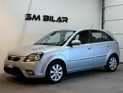 Silver Begagnad 2009 Kia Rio Halvkombi | 49 900 kr (Marknadspris)