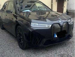 Grå Begagnad 2022 BMW iX Exclusive SUV | 575 000 kr (Marknadspris)