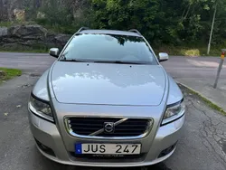 Ljusgrå Begagnad 2009 Volvo V50 Momentum Kombi | 45 900 kr (Marknadspris)