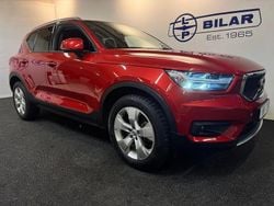 Röd Begagnad 2021 Volvo XC40 Momentum SUV | 309 000 kr (Marknadspris)