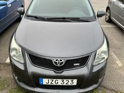 Grå Begagnad 2009 Toyota Avensis Multidrive S Kombi | 80 000 kr (Marknadspris)