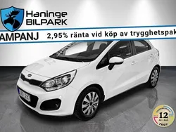 Vit Begagnad 2011 Kia Rio Halvkombi | 79 900 kr (Marknadspris)