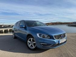 Blå (blå metallic) Begagnad 2016 Volvo V60 Momentum Kombi | 139 500 kr (Bra pris)