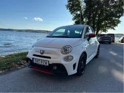 Vit Begagnad 2020 Fiat 500 Abarth Abarth Halvkombi | 168 000 kr