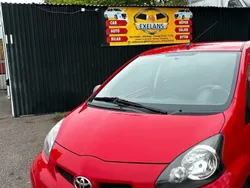 Röd Begagnad 2011 Toyota Aygo Halvkombi | 38 499 kr (Marknadspris)