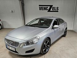 Silver (silver metallic) Begagnad 2011 Volvo S60 Summum Sedan | 99 000 kr (Lite dyr)
