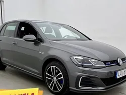 Grå Begagnad 2020 VW Golf VII GTE Halvkombi | 235 000 kr (Marknadspris)