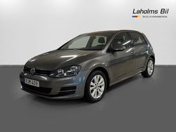Grå Begagnad 2017 VW Golf VII Style Halvkombi | 109 900 kr (Marknadspris)