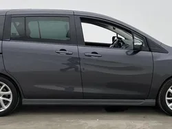 Grå Begagnad 2014 Mazda 5 Inclusive Minibuss | 95 000 kr (Marknadspris)
