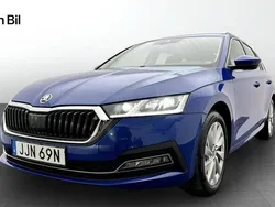 Blå (energy blue) Begagnad 2023 Skoda Octavia Style Kombi | 304 900 kr (Marknadspris)