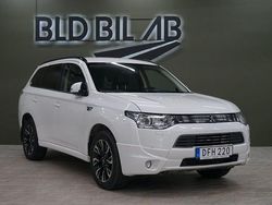 Vit Begagnad 2014 Mitsubishi Outlander SUV | 129 900 kr
