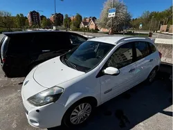 Vit Begagnad 2012 Renault Clio GrandTour Kombi | 32 000 kr (Superpris)